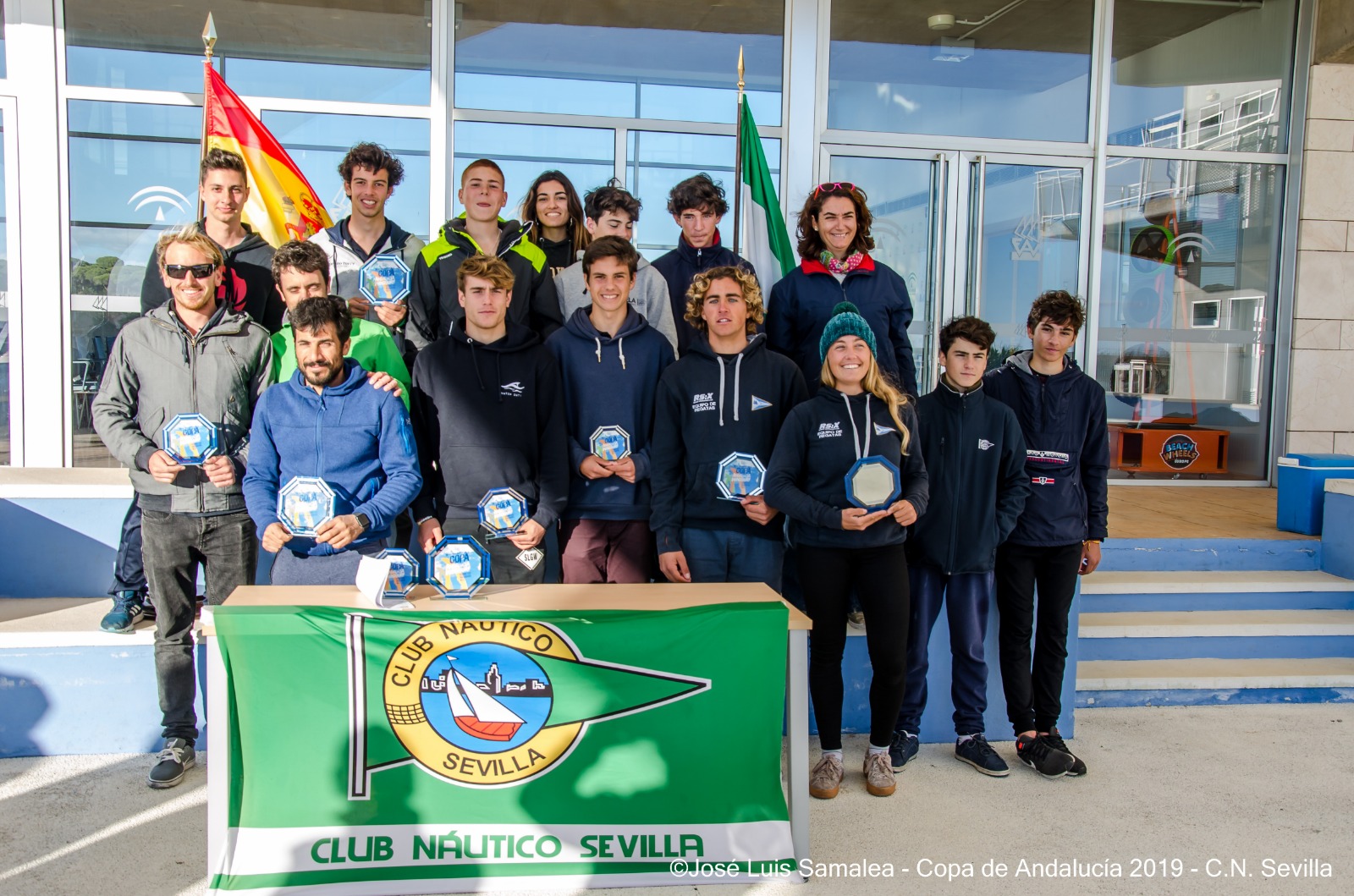 Foto de familia ganadores copas de Andalucía de tablas
