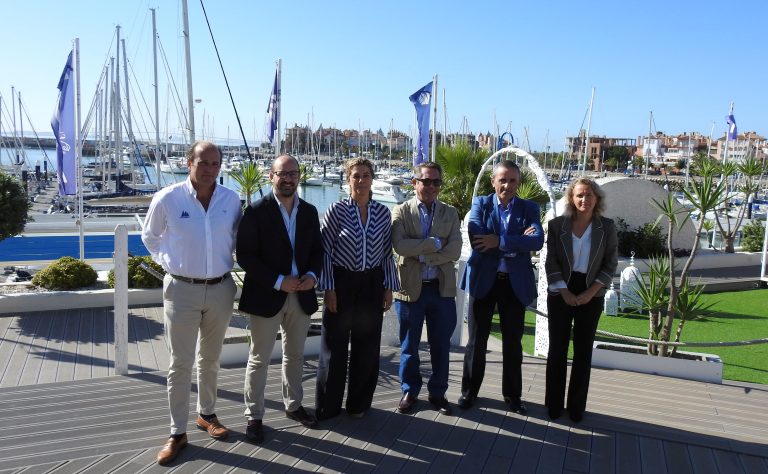 Posado de izda a drcha Lopez Bosch Beardo Valle de la Riva Coro Mart&iacute;n Prat y Campos