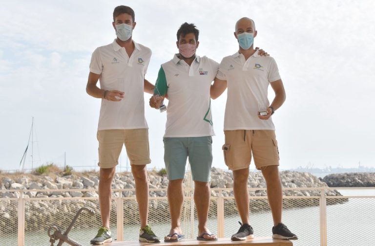 Blanca Manch&oacute;n Podio masculino absoluto