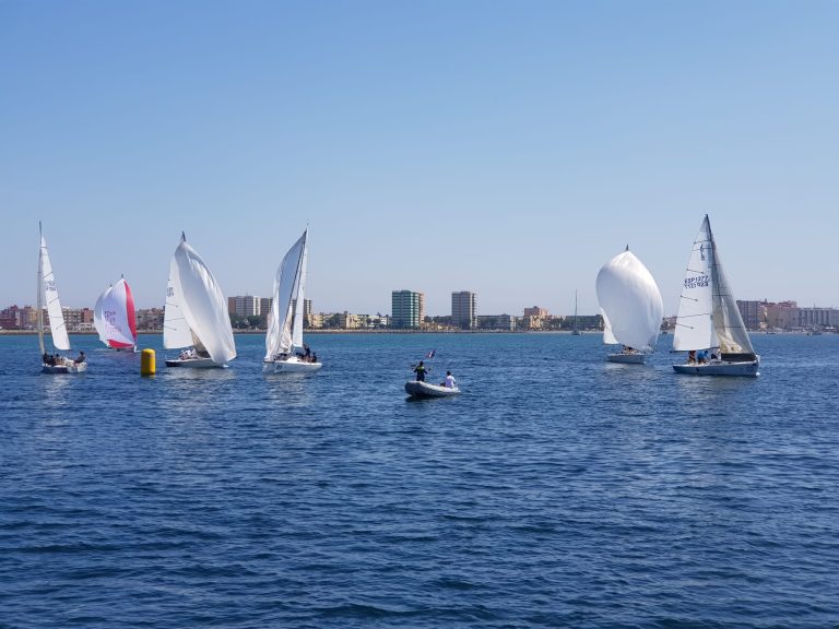 Pen&iacute;nsula y Eureka Tech J80 andaluz1