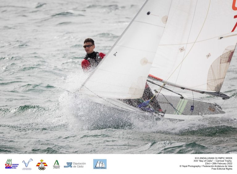 Pilar Lamadrid, Joan Carles Cardona e Ignacio Baltasar, primeros líderes de las Copas de España de iQFOil