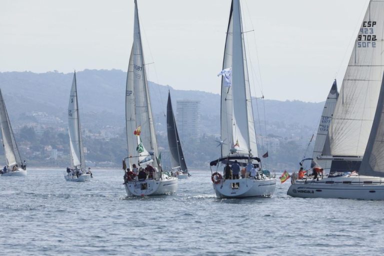 La embarcación ‘Red Shark’ de Almería gana el cruce entre Marbella y Ceuta