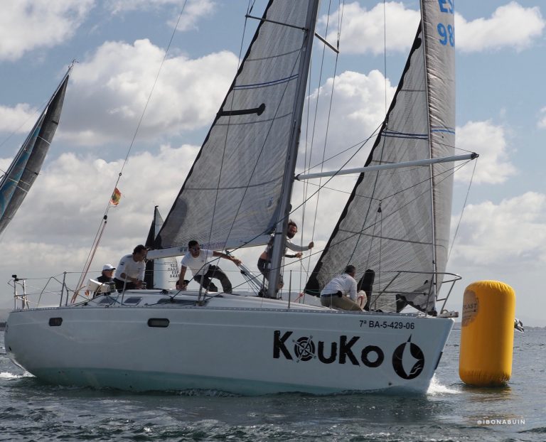 ‘Kouko’ con Daniel Cuevas gana la 9ª Regata Straitchallenge
