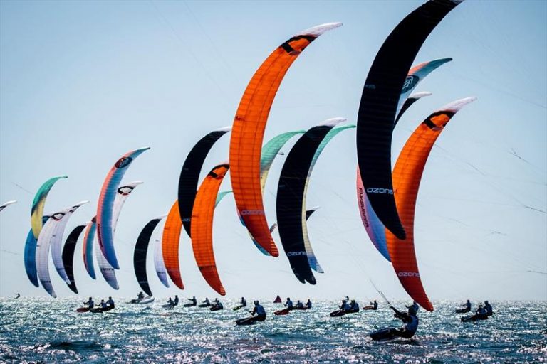 La bahía de Cádiz acoge el Campeonato de España de Fórmula Kite