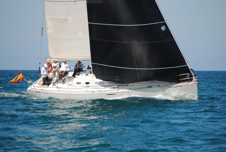 Los barcos ‘Tareis T’ y ‘Yandara’ ganadores del Ranking de Cruceros 2022