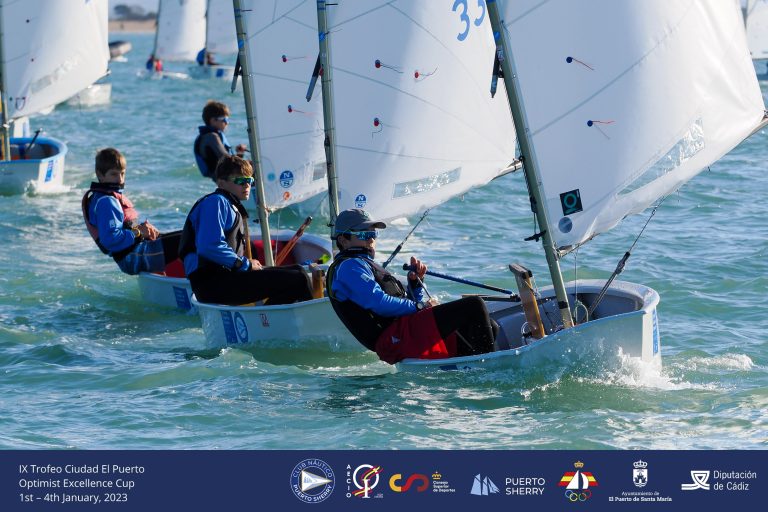 El andaluz Sergio Manceras, nuevo líder de la Excellence Cup de Optimist en Puerto Sherry