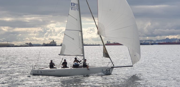 La igualdad marca el comienzo de las series de invierno del Circuito Alcaidesa Marina de J/80