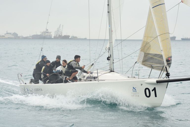Nuevo título para el ‘Península’ de John Bassadone en el Circuito Alcaidesa Marina de J/80