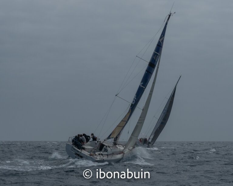 La embarcación ‘Ceuta Emociona’’ de Sergio Llorca y Paco Ruiz gana la 11ª Regata Straitchallenge