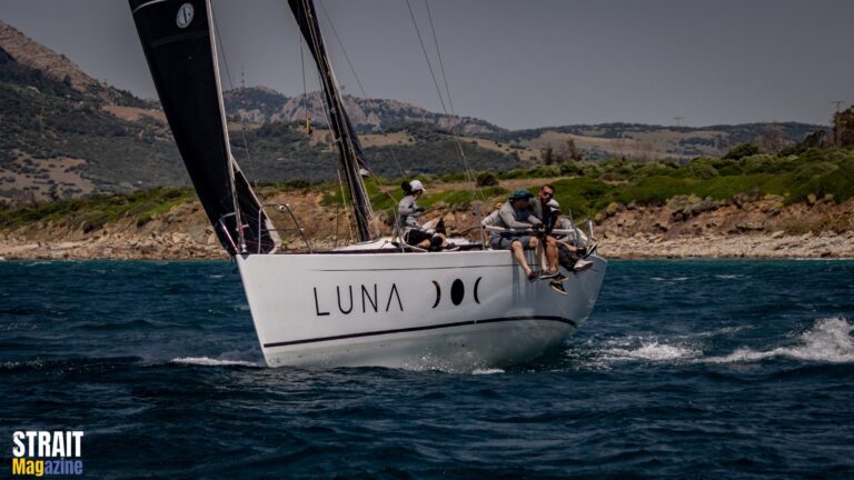 La embarcación ‘Balboa’ de Albero Rodríguez gana la 12ª Regata Straitchallenge