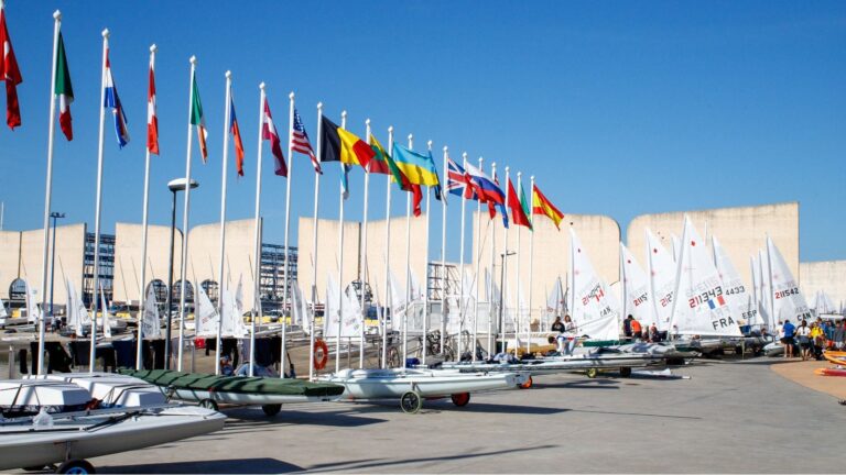 Todo listo en la bahía de Cádiz para otra Regata de Año Nuevo de récord