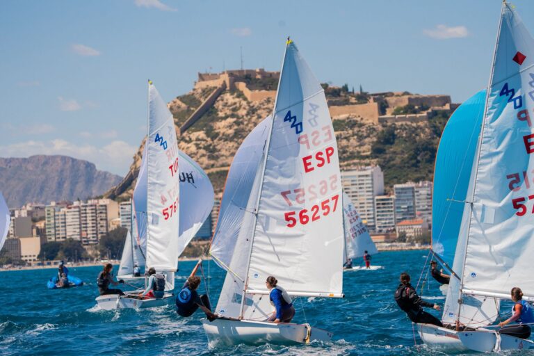 Los andaluces firman una valiosa actuación en el Campeonato de España de 420 celebrado en Alicante