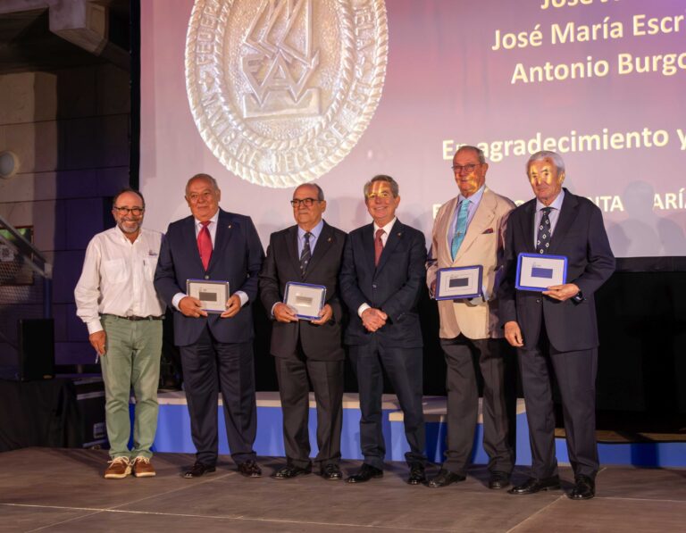 La Federación Andaluza de Vela reconoce a sus campeones en una noche marcada por el orgullo andaluz, la emoción y el reconocimiento al trabajo colectivo