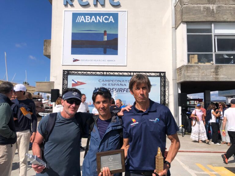 Los andaluces Maksim Oberemko y Ricardo Jiménez se proclaman campeón y subcampeón de España de Windsurfer